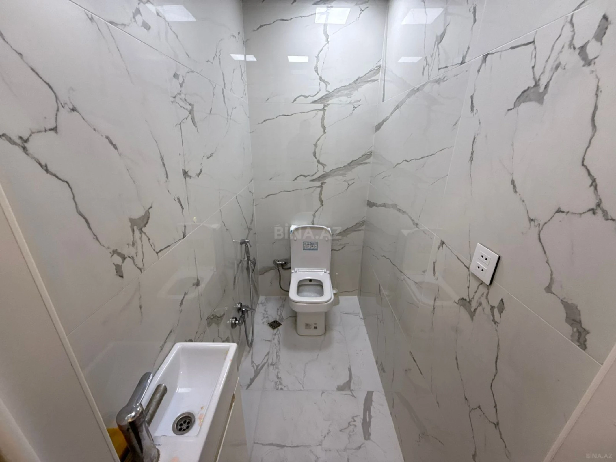Satılır 3 otaqlı mənzil 120 m²