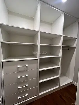 Satılır 4 otaqlı mənzil 260.5 m²