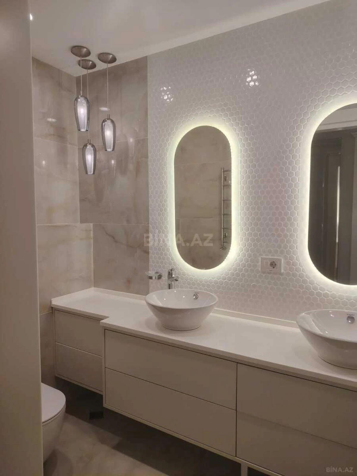 Satılır 4 otaqlı mənzil 260.5 m²