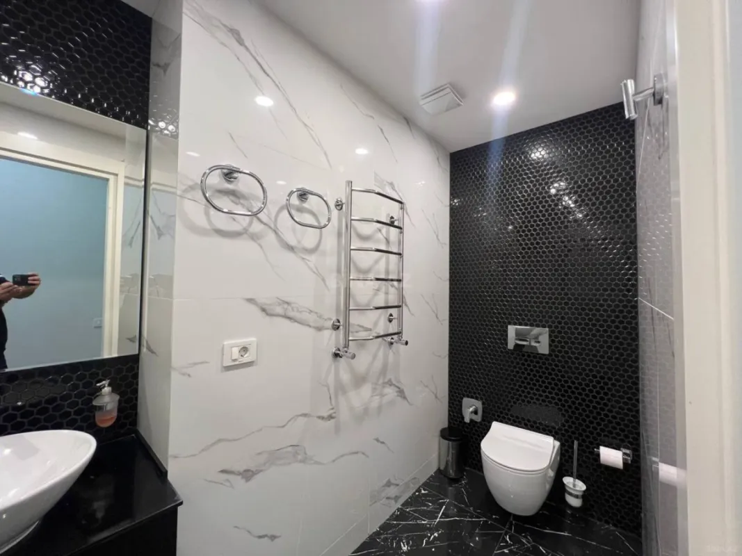 Satılır 4 otaqlı mənzil 260.5 m²