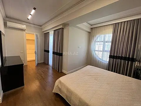 Satılır 4 otaqlı mənzil 260.5 m²