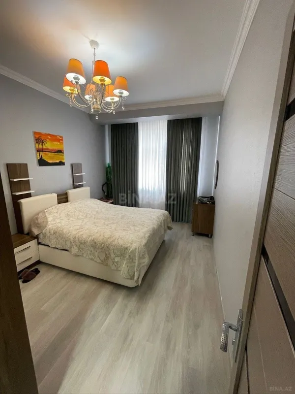 Satılır 2 otaqlı mənzil 78 m²