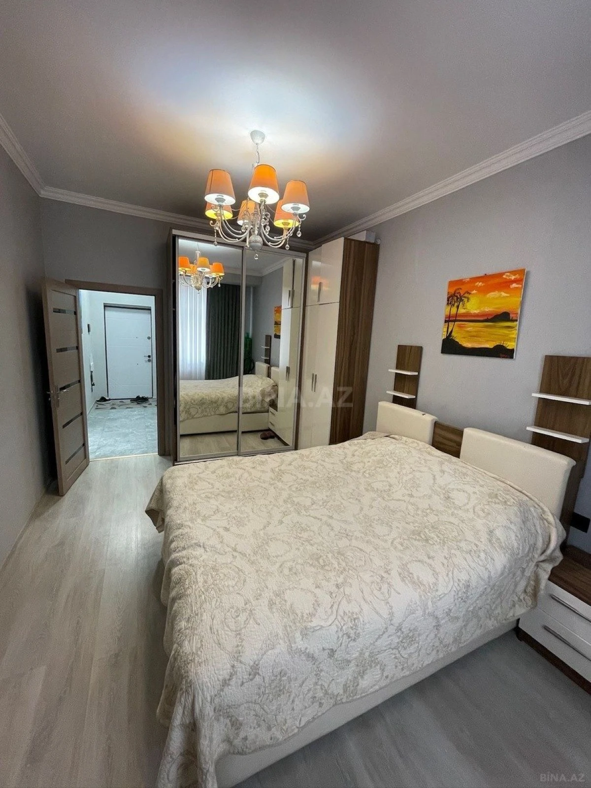 Satılır 2 otaqlı mənzil 78 m²