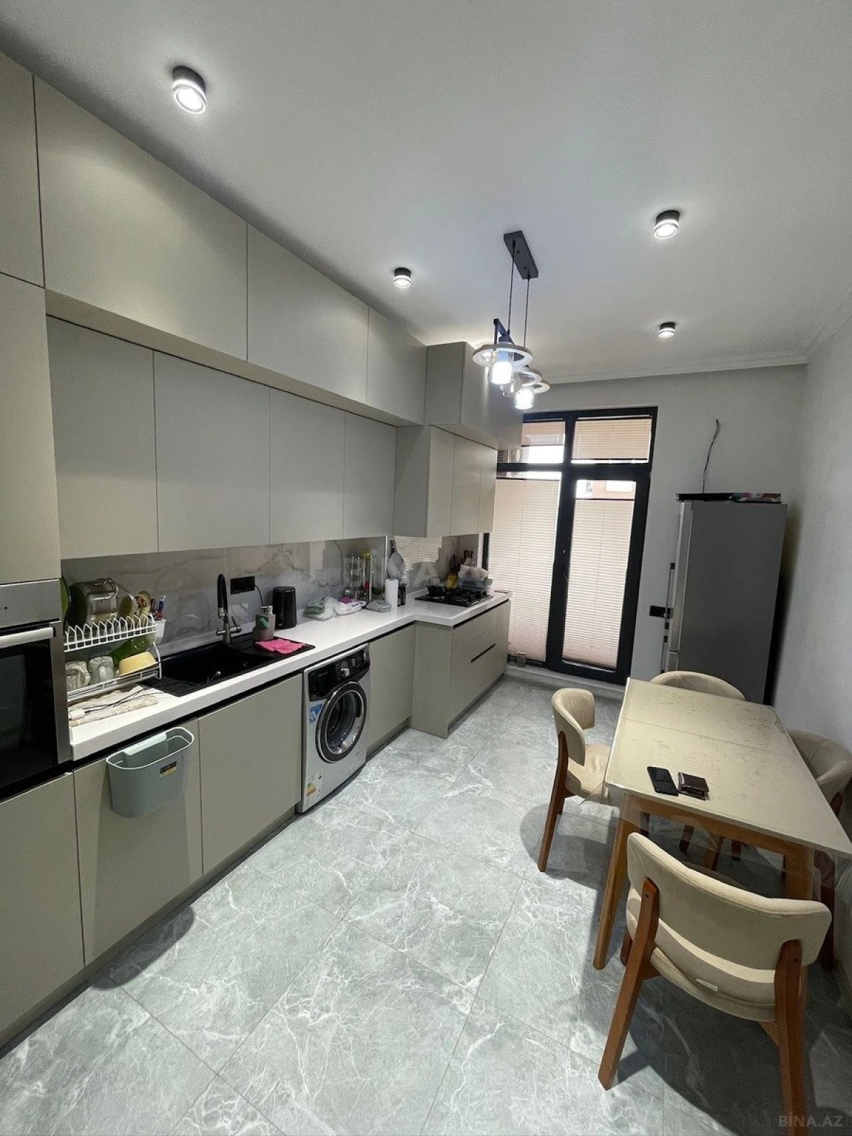 Satılır 2 otaqlı mənzil 78 m²