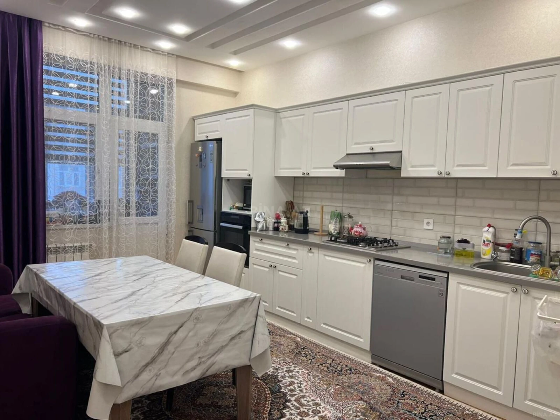 Satılır 2 otaqlı mənzil 111 m²