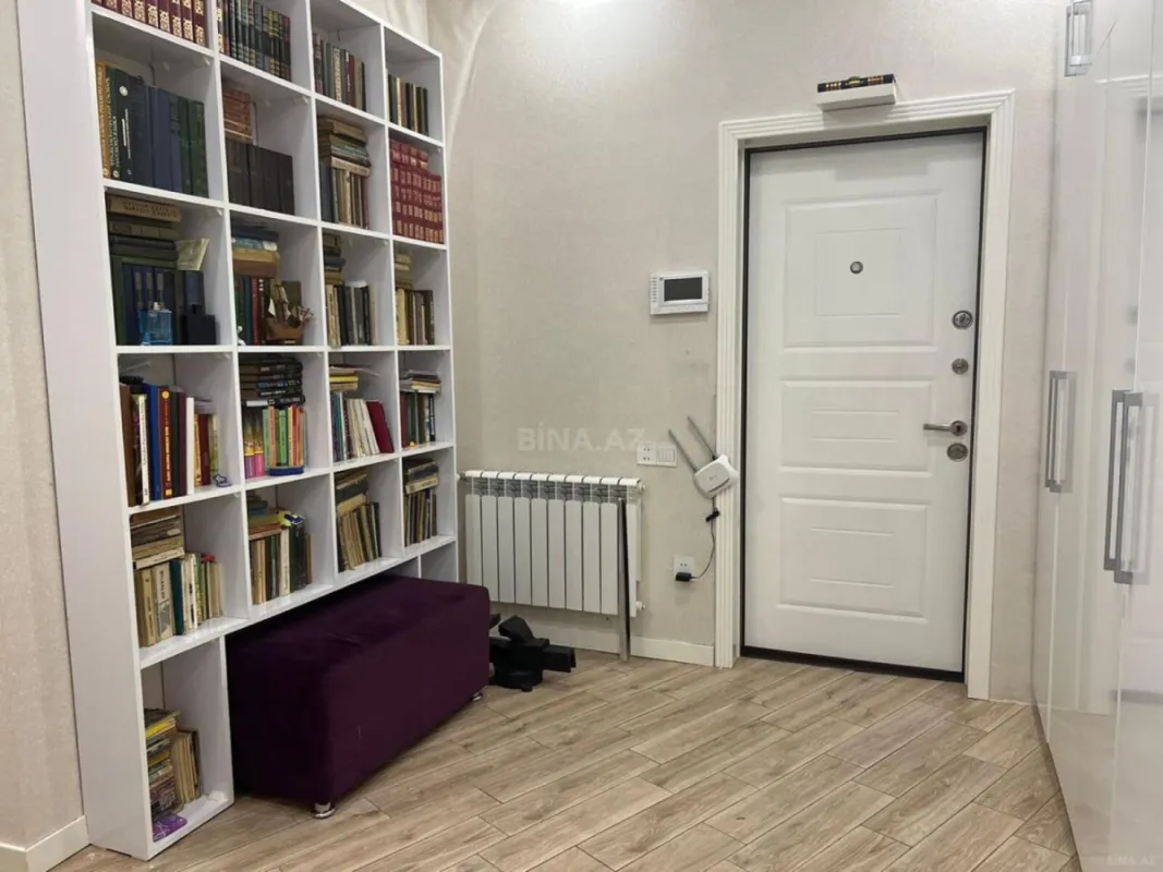 Satılır 2 otaqlı mənzil 111 m²