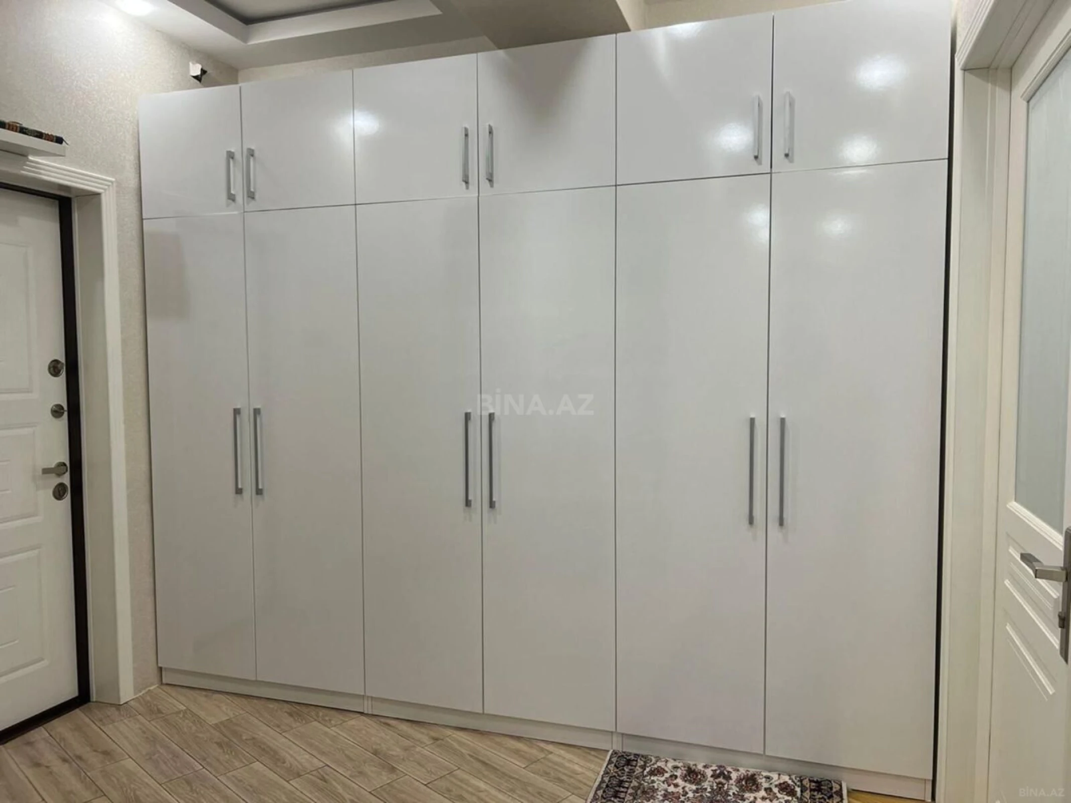Satılır 2 otaqlı mənzil 111 m²
