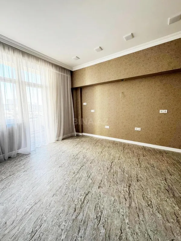 Satılır 3 otaqlı mənzil 111 m²