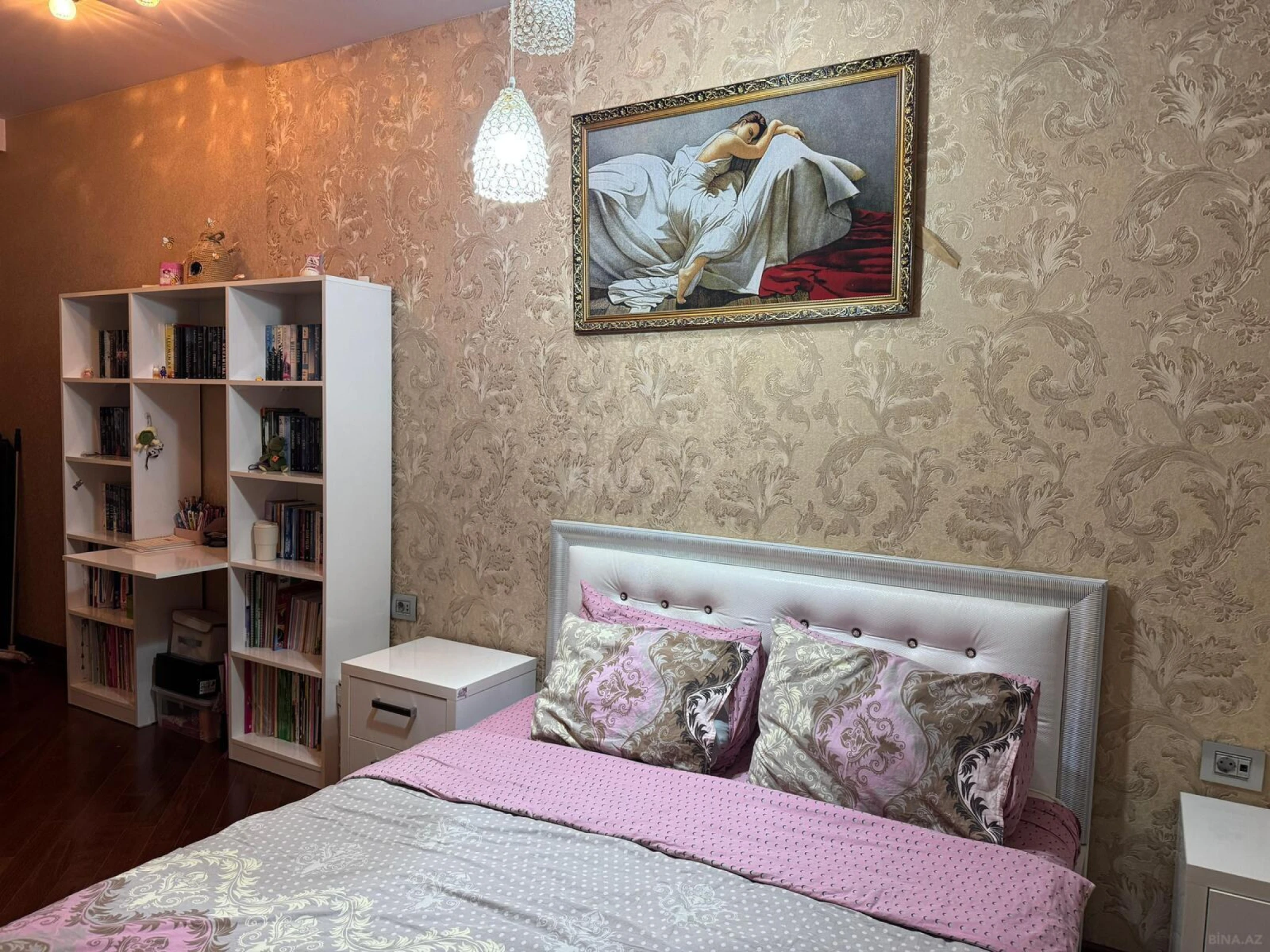 Satılır 3 otaqlı mənzil 136 m²