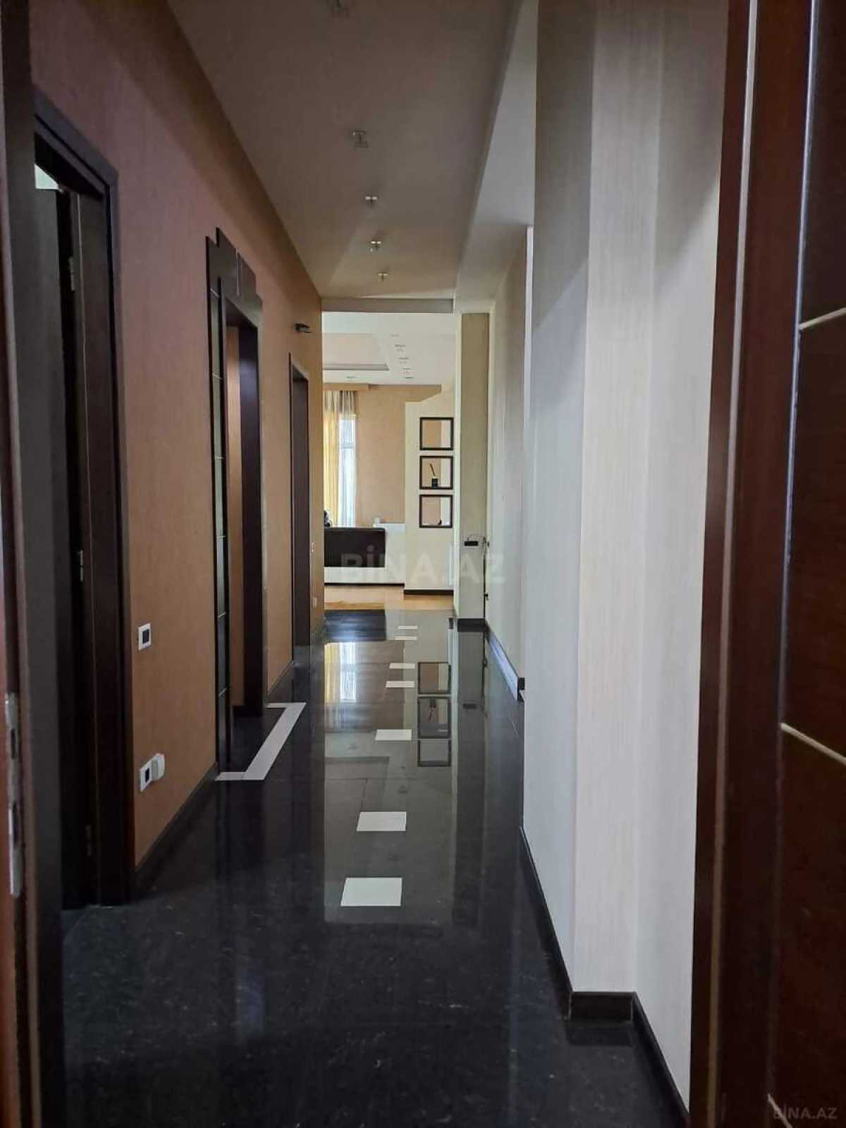 Kirayə verilir 3 otaqlı mənzil 163 m²