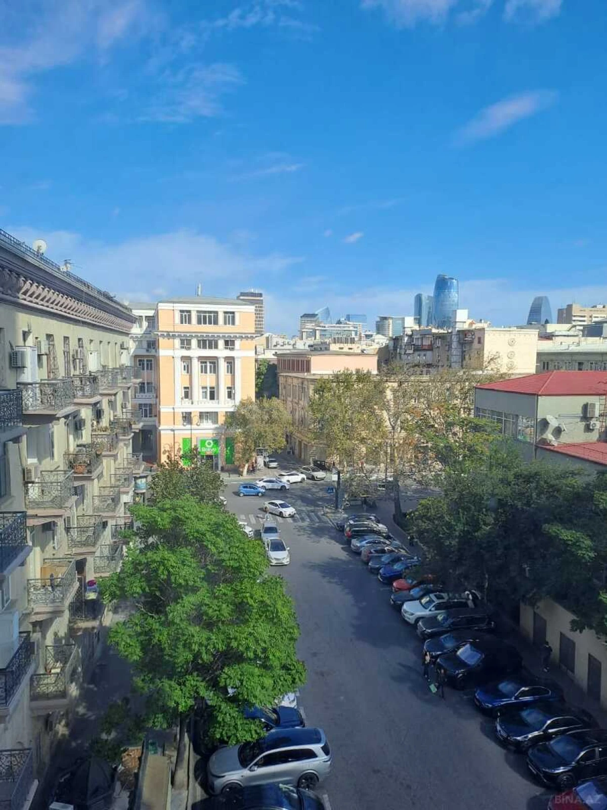 Kirayə verilir 3 otaqlı mənzil 163 m²