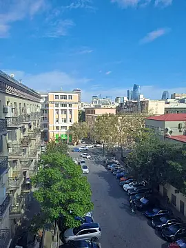 Kirayə verilir 3 otaqlı mənzil 163 m² — Bakı, Sahil qəs. 3 otaq 163.00 m²