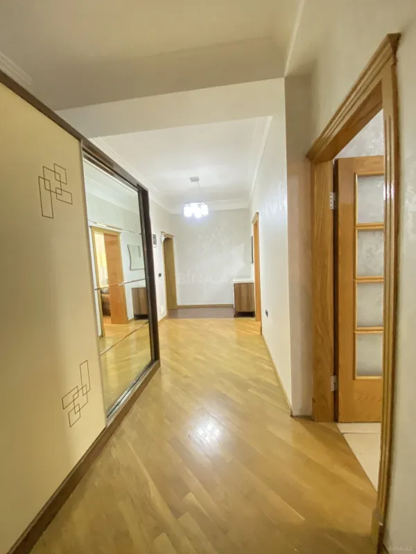 Satılır 2 otaqlı mənzil 85 m²