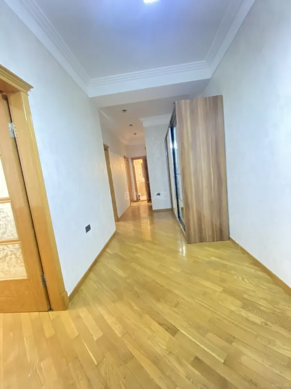 Satılır 2 otaqlı mənzil 85 m²