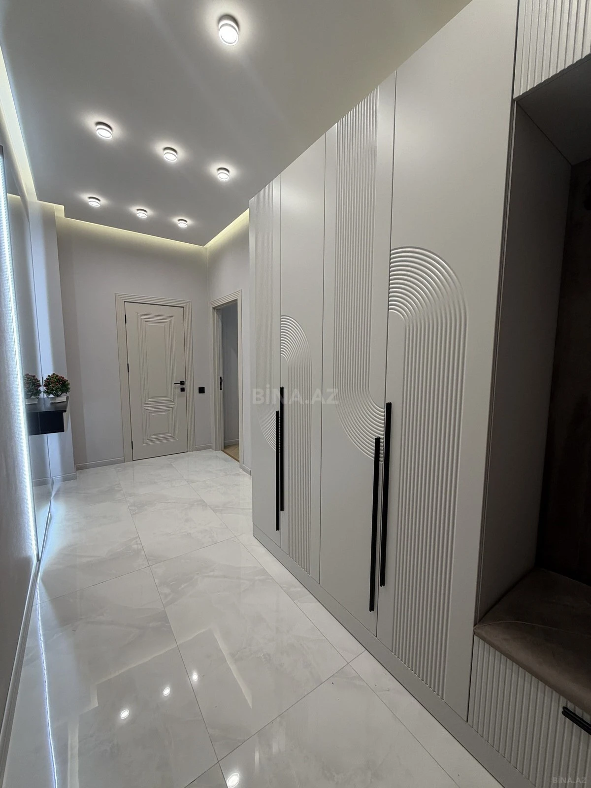 Satılır 2 otaqlı mənzil 55 m²
