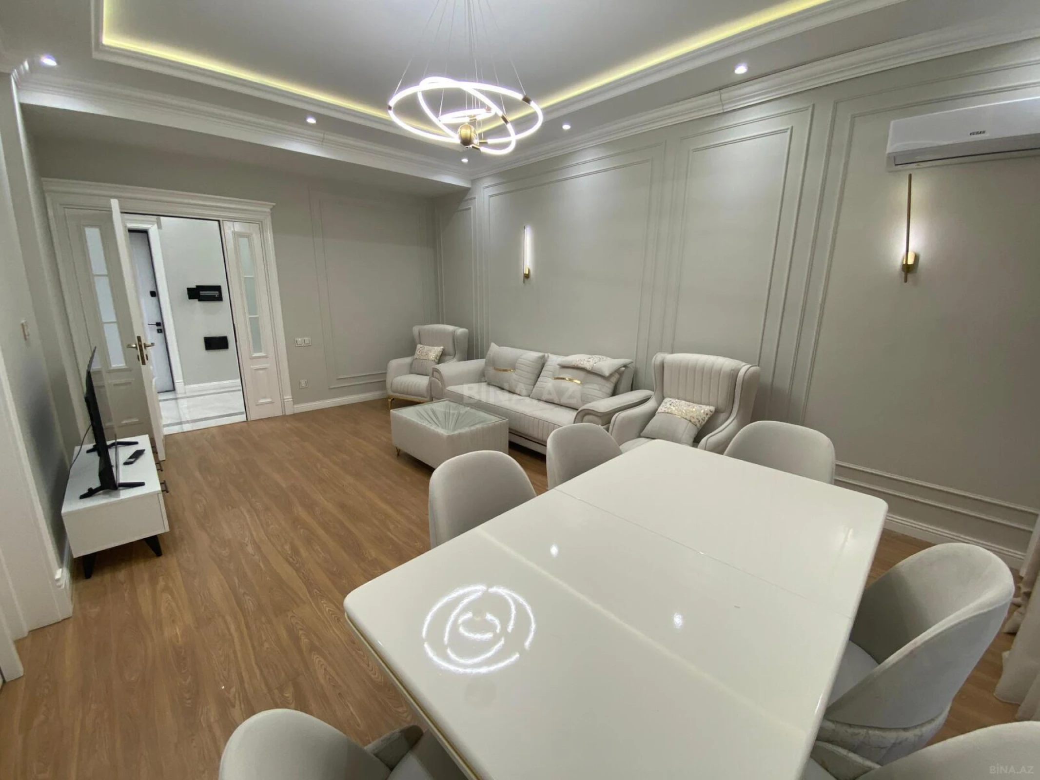 Kirayə verilir 3 otaqlı mənzil 140 m²