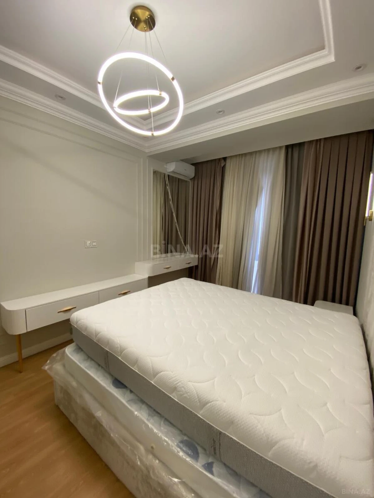 Kirayə verilir 3 otaqlı mənzil 140 m²