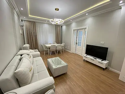 Kirayə verilir 3 otaqlı mənzil 140 m²