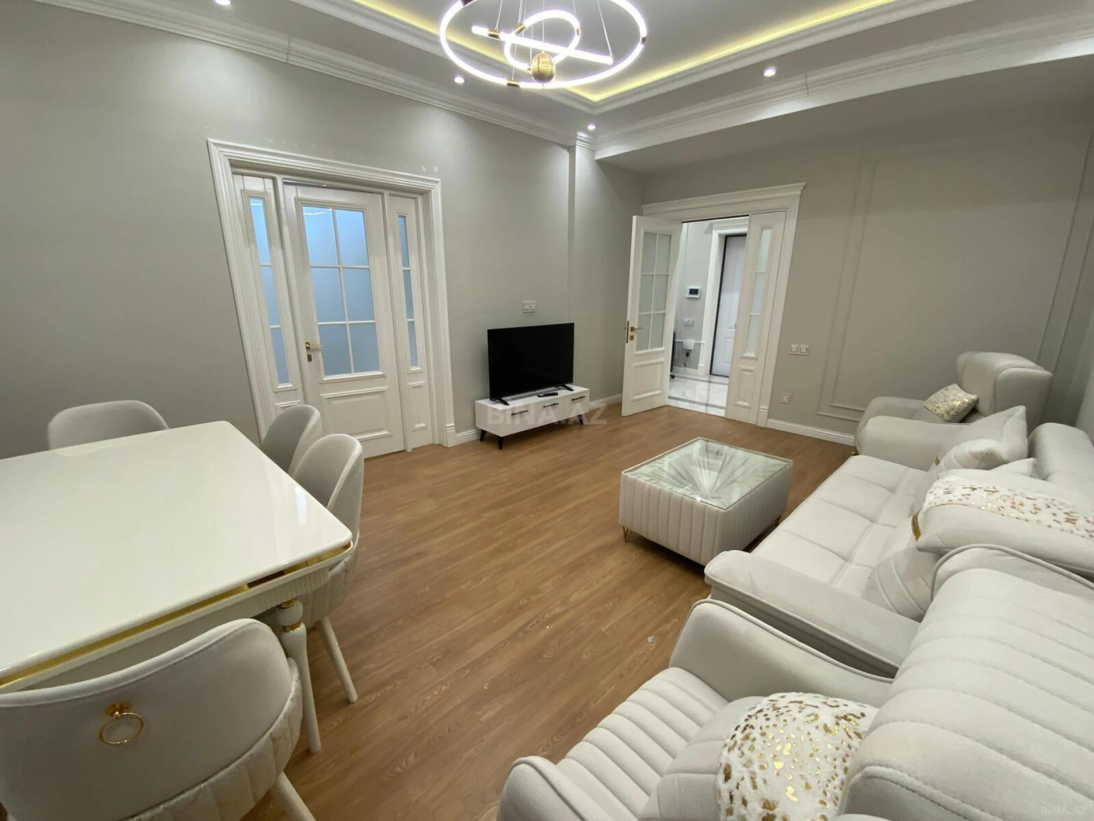 Kirayə verilir 3 otaqlı mənzil 140 m²