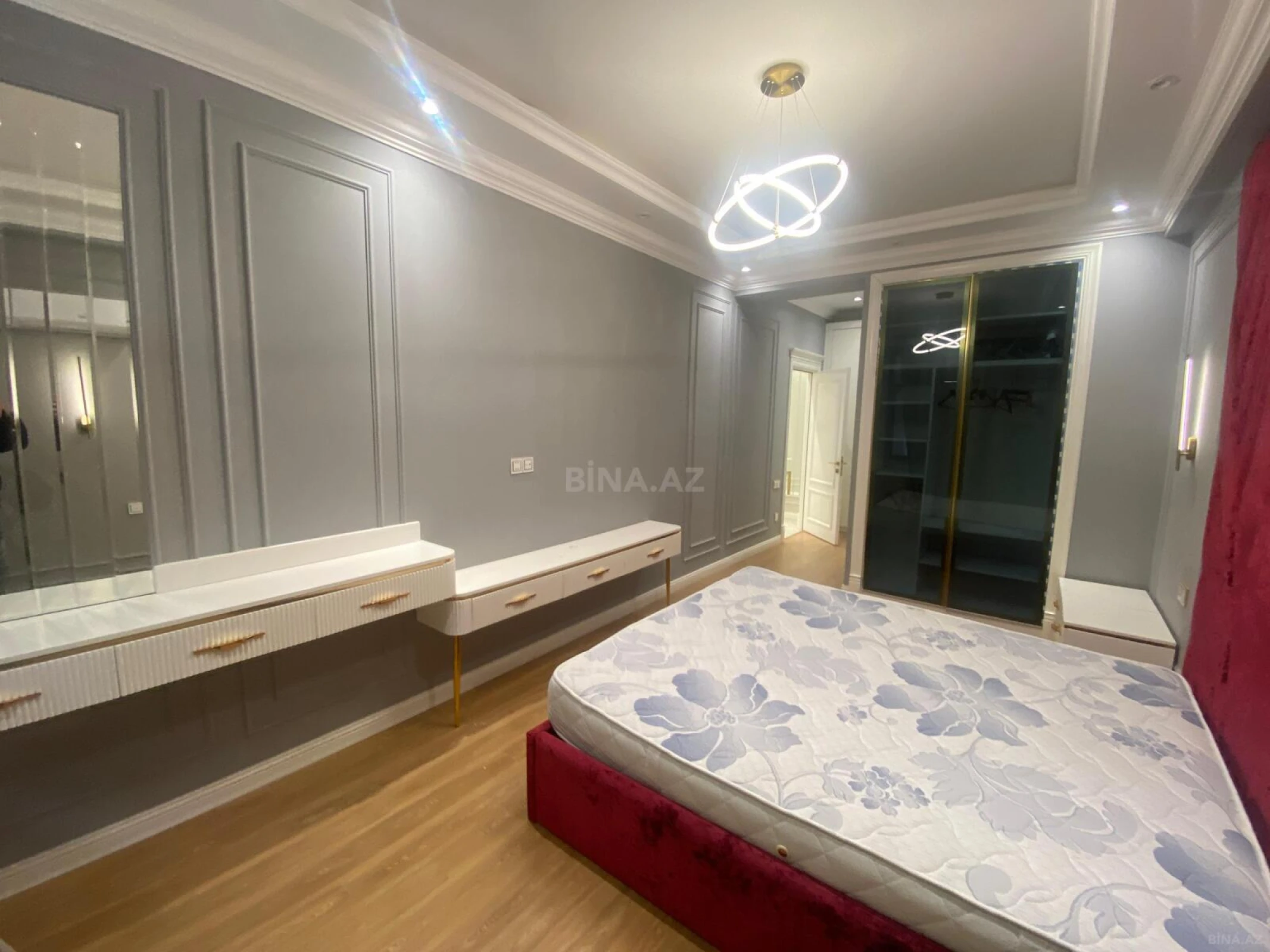 Kirayə verilir 3 otaqlı mənzil 140 m²