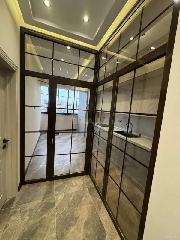 Satılır 3 otaqlı mənzil 135 m²