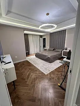 Satılır 4 otaqlı mənzil 225 m²