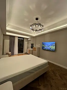 Satılır 4 otaqlı mənzil 225 m²