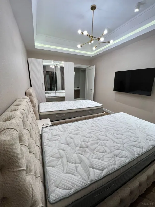 Satılır 4 otaqlı mənzil 225 m²