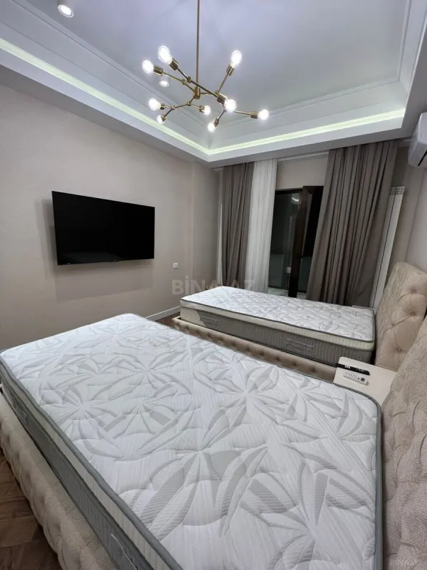 Satılır 4 otaqlı mənzil 225 m²