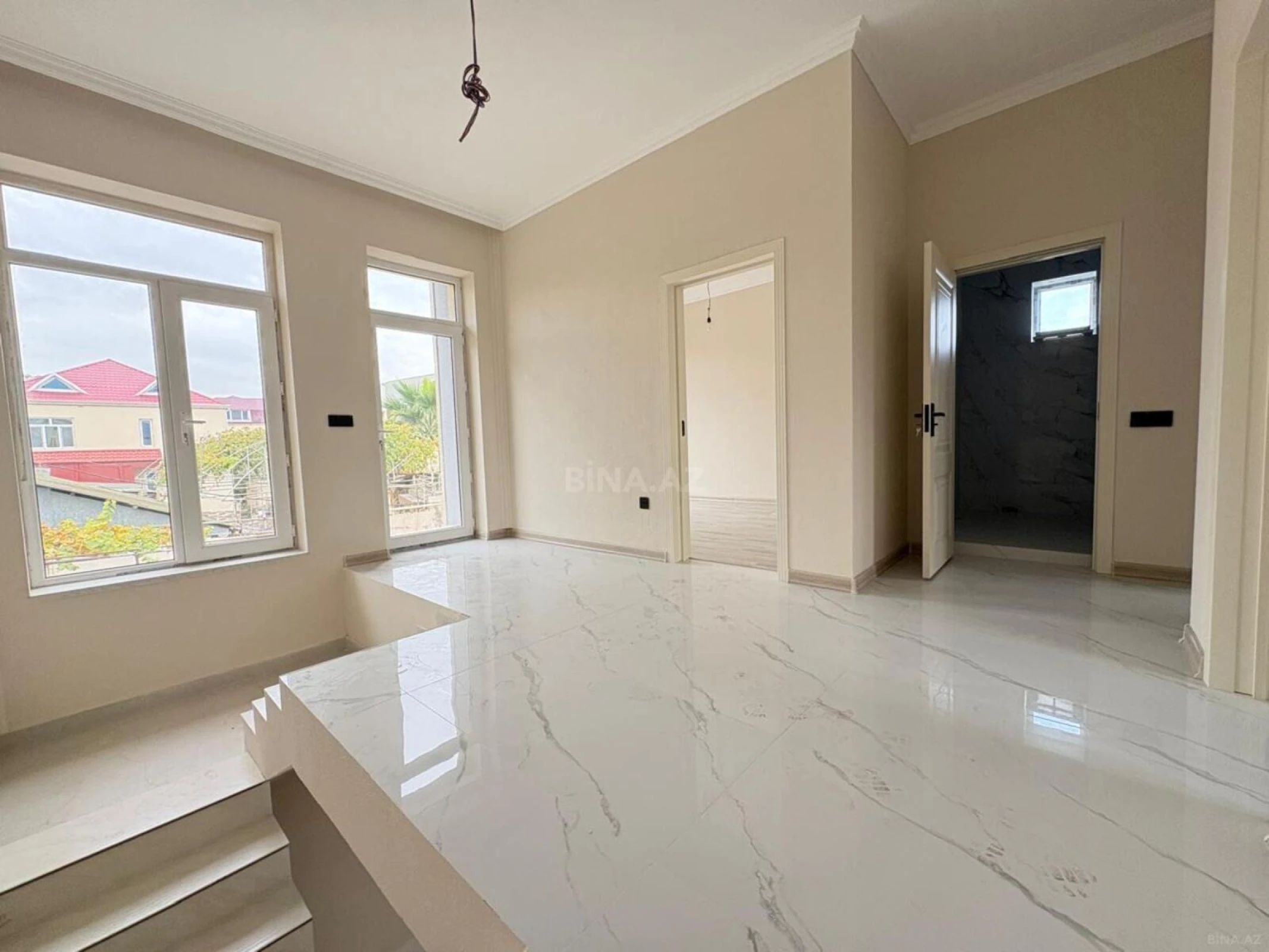 Satılır 4 otaqlı həyət evi 155 m²