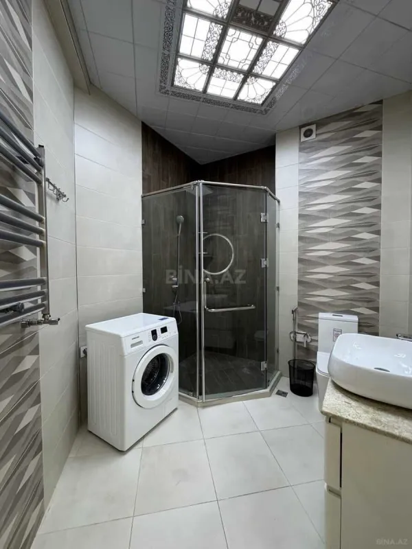 Satılır 2 otaqlı mənzil 93 m²