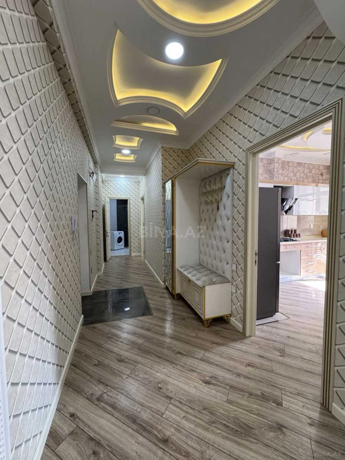 Satılır 2 otaqlı mənzil 93 m²