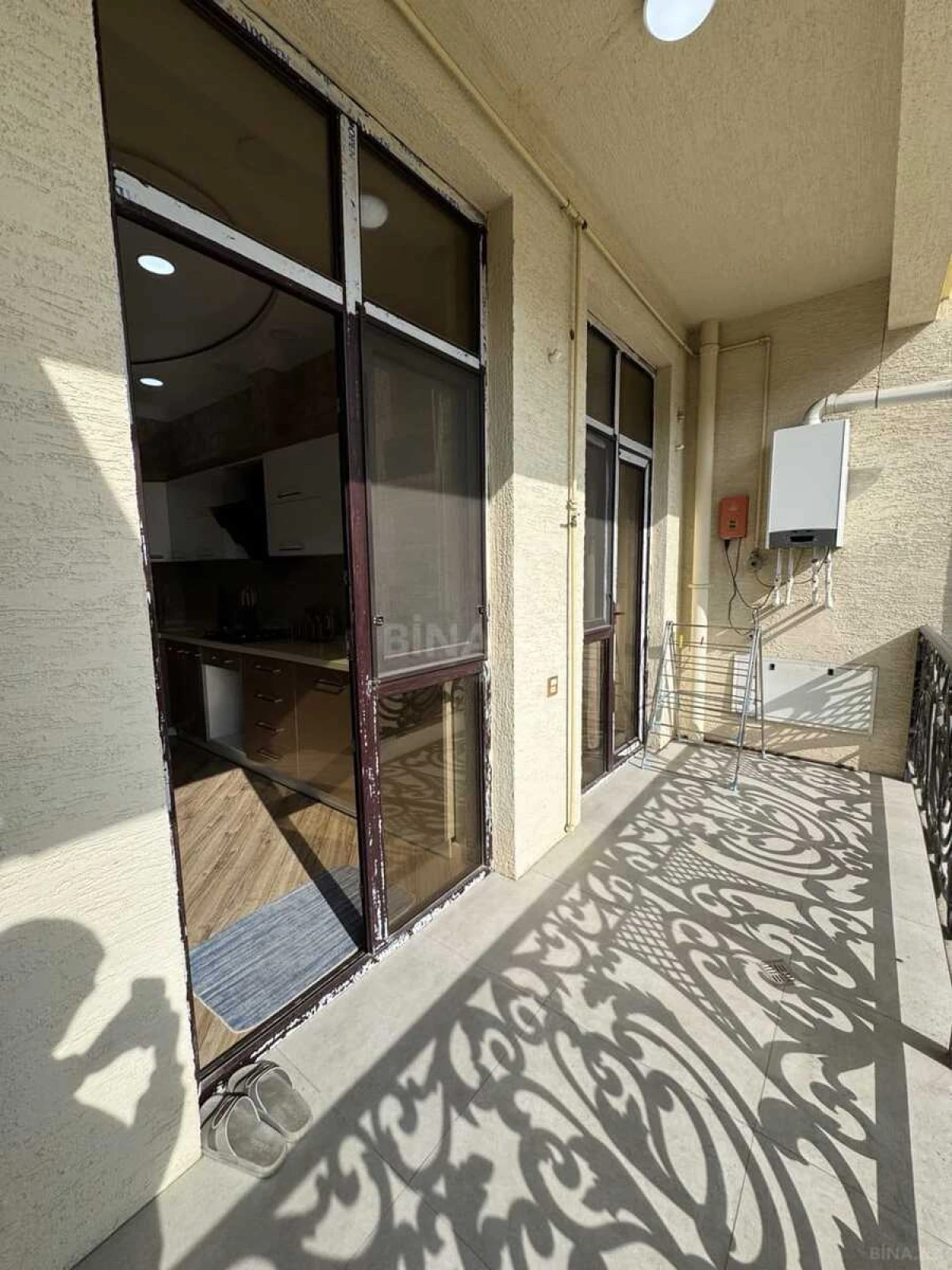 Satılır 2 otaqlı mənzil 93 m²