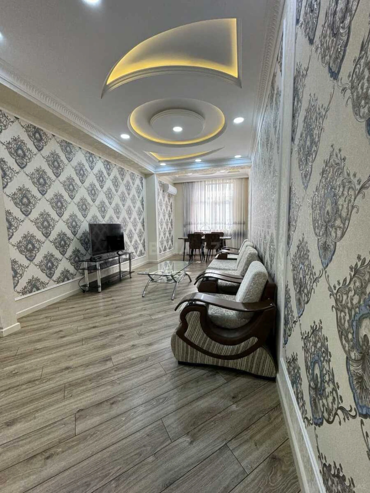 Satılır 2 otaqlı mənzil 93 m²