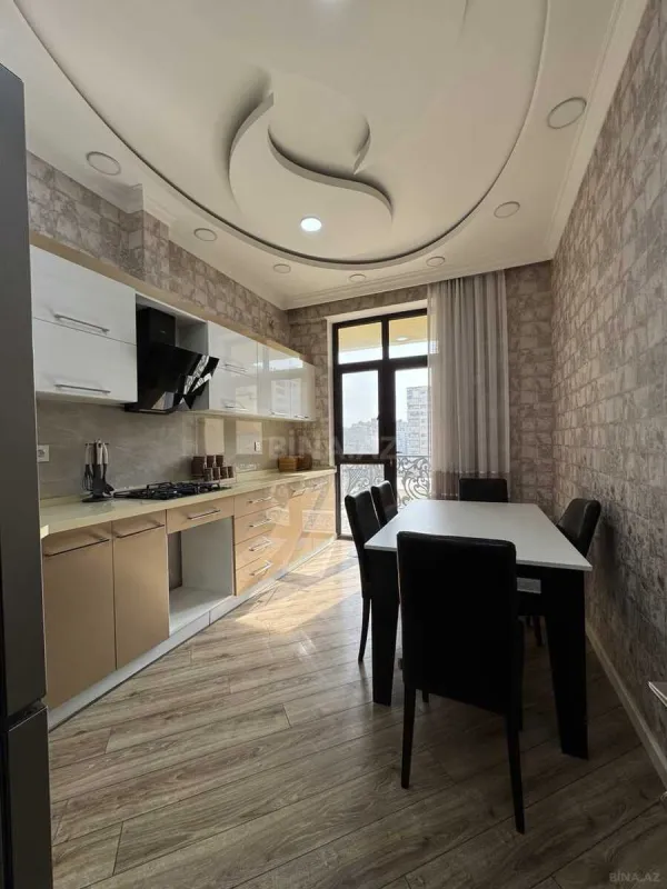 Satılır 2 otaqlı mənzil 93 m²
