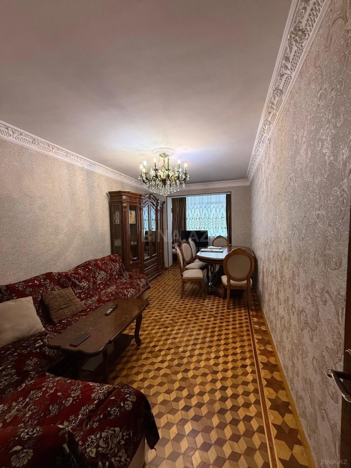 Satılır 5 otaqlı mənzil 133 m²