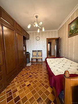 Satılır 5 otaqlı mənzil 133 m²