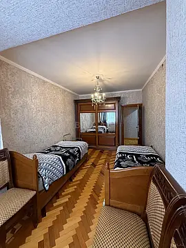 Satılır 5 otaqlı mənzil 133 m²