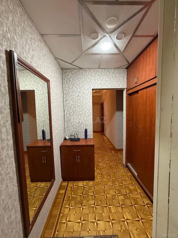 Satılır 5 otaqlı mənzil 133 m²