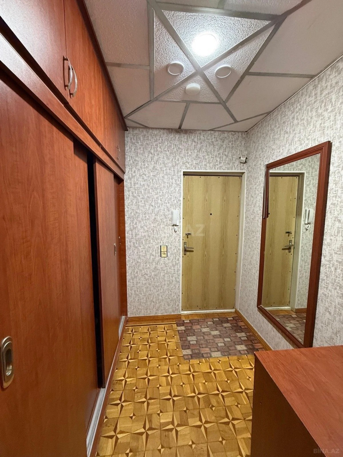 Satılır 5 otaqlı mənzil 133 m²