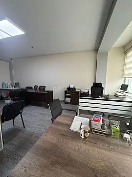 Kirayə verilir 1 otaqlı ofis 45 m²