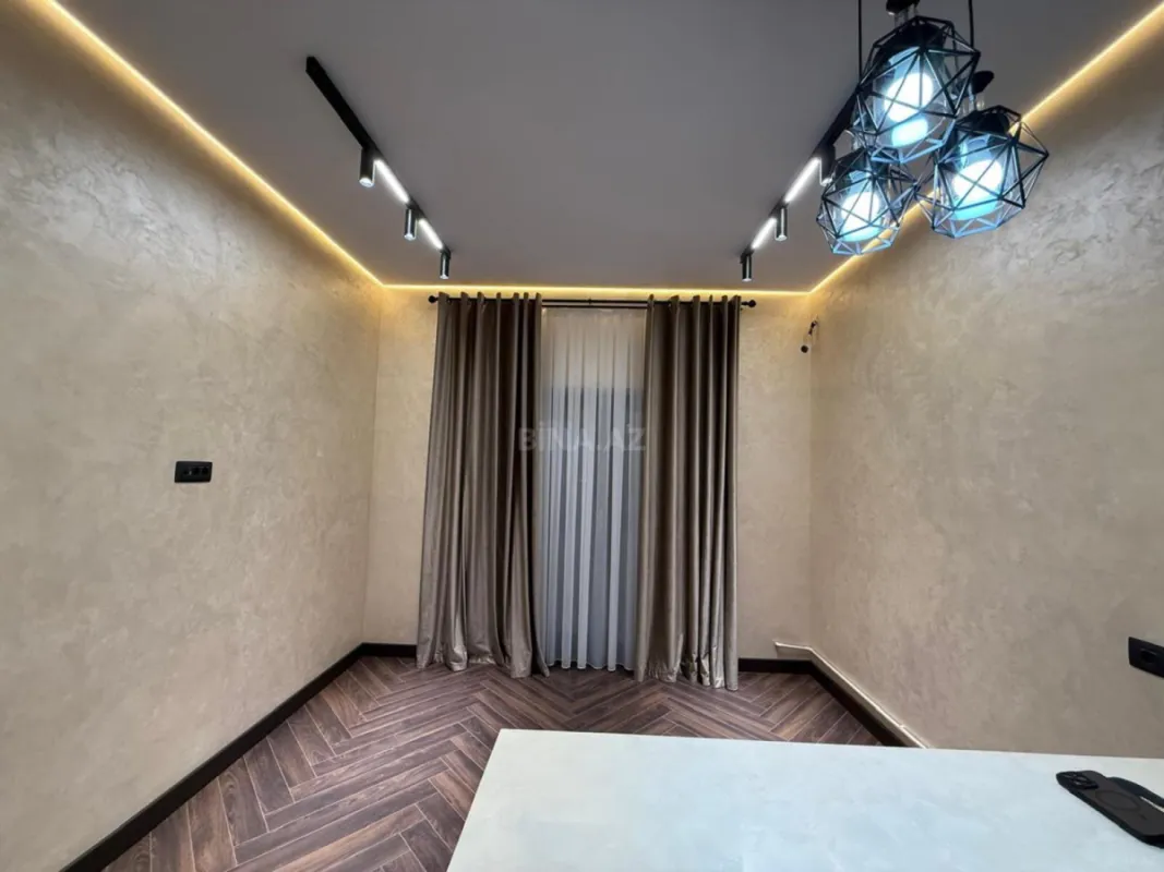 Satılır 2 otaqlı mənzil 70 m²