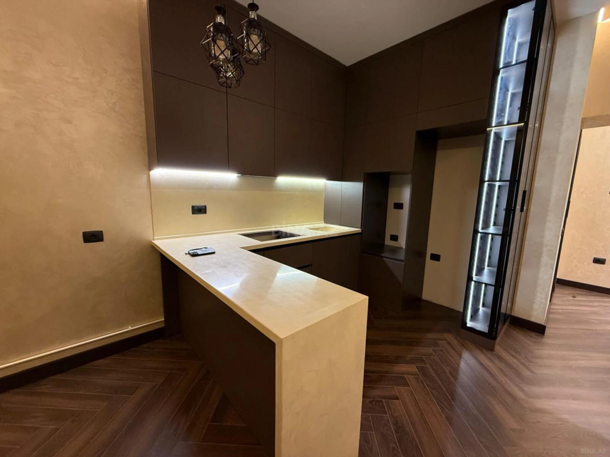 Satılır 2 otaqlı mənzil 70 m²