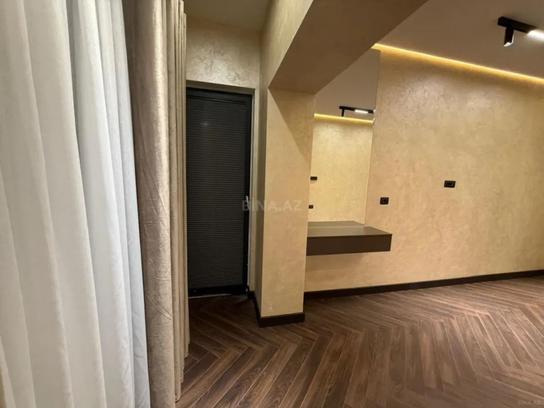 Satılır 2 otaqlı mənzil 70 m²
