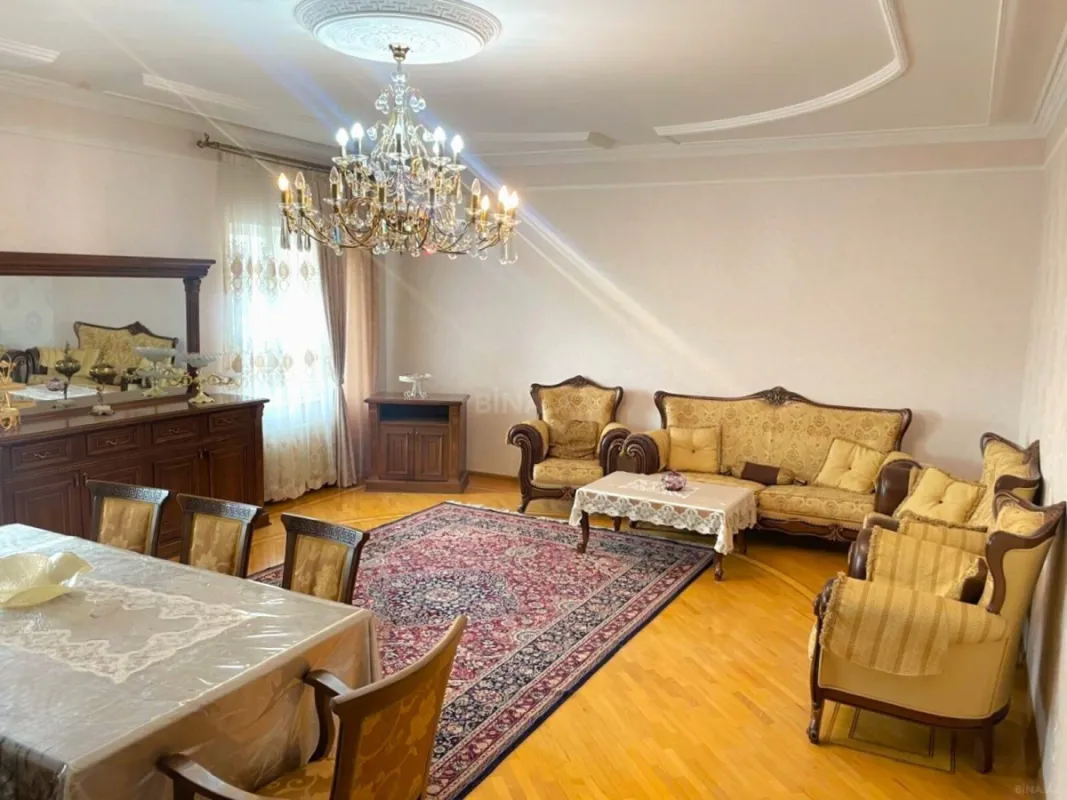 Satılır 4 otaqlı mənzil 140 m²