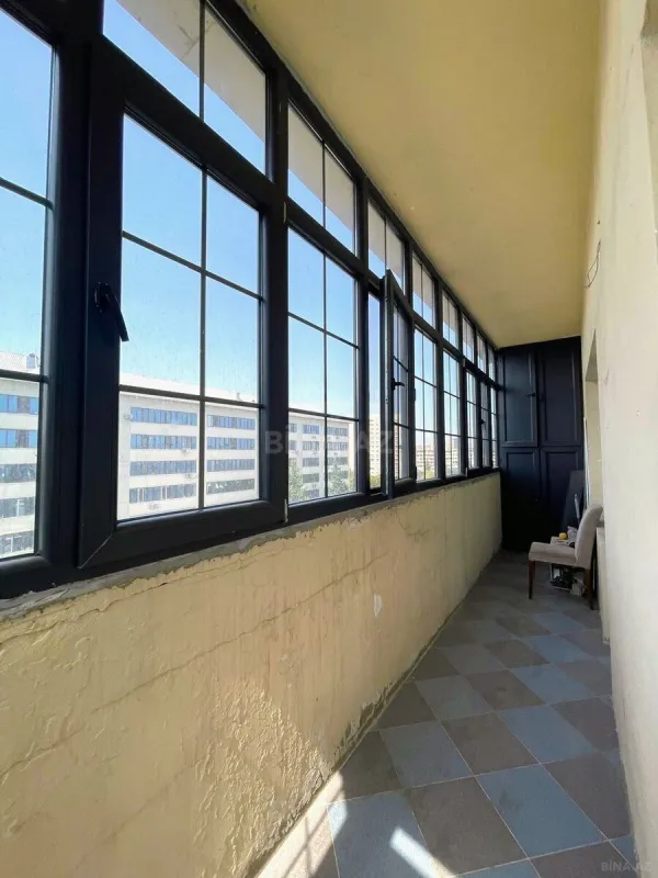 Satılır 4 otaqlı mənzil 140 m²