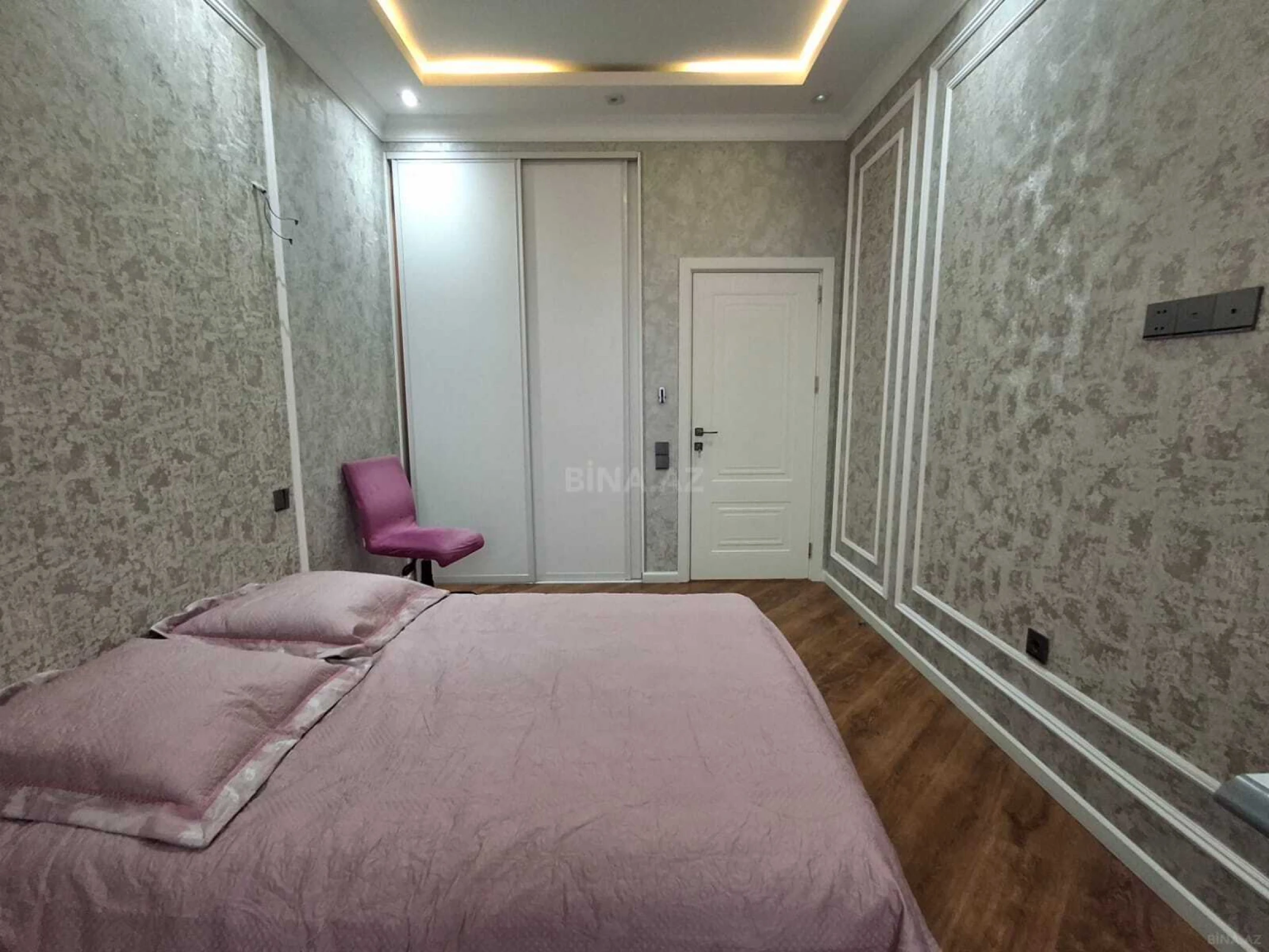 Satılır 2 otaqlı mənzil 73 m²