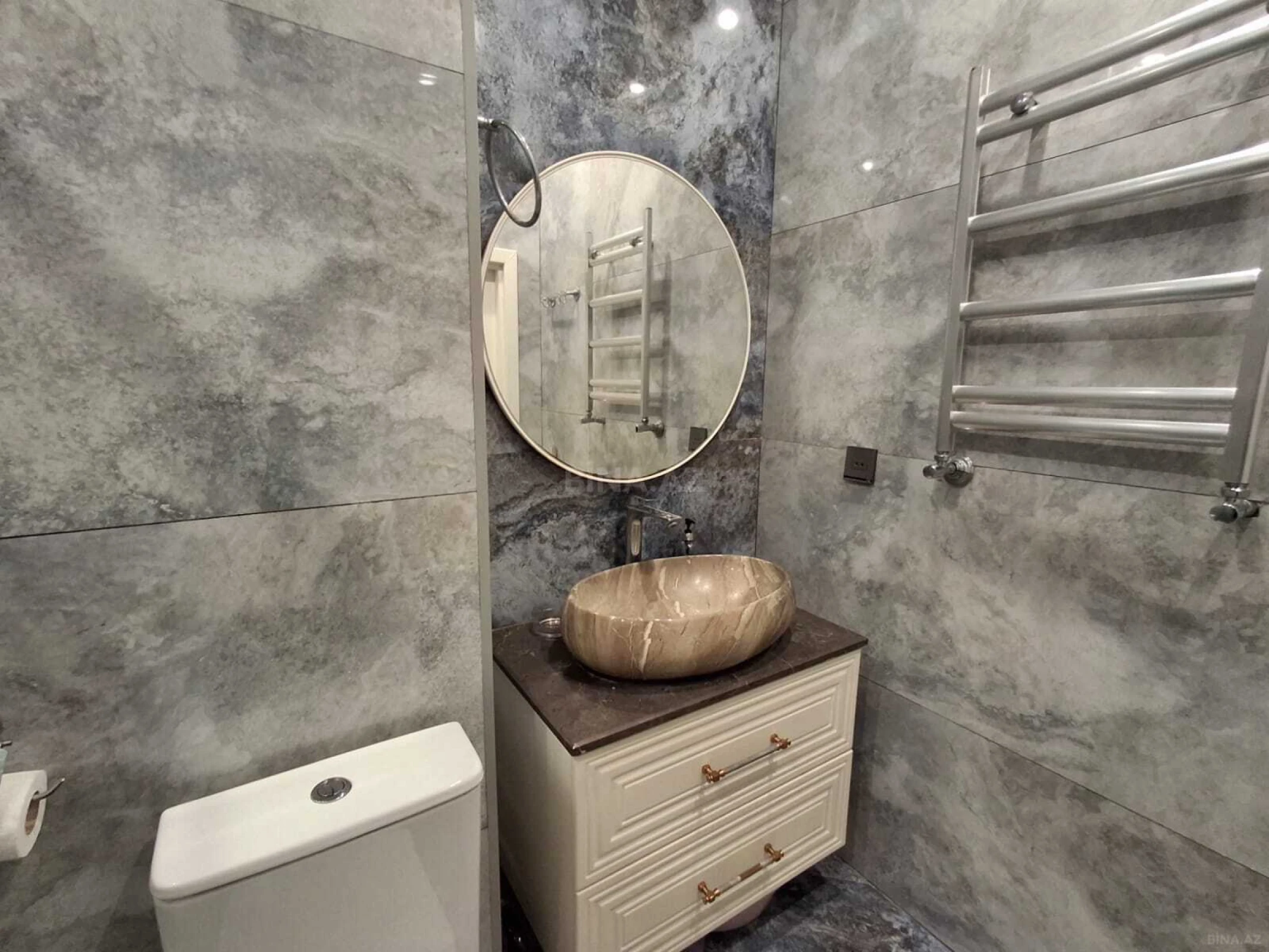 Satılır 2 otaqlı mənzil 73 m²