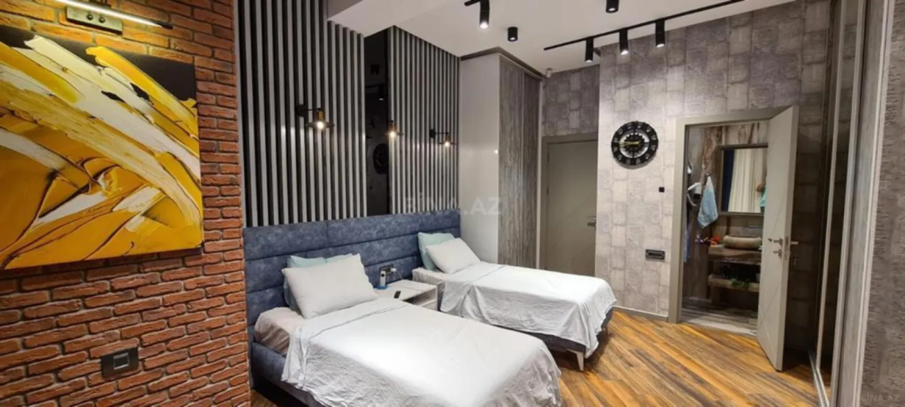 Satılır 5 otaqlı mənzil 258 m²