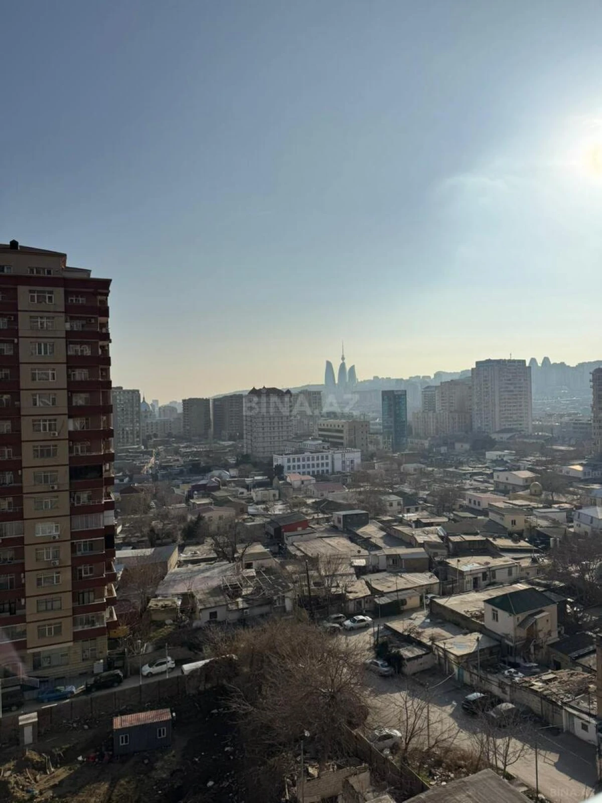 Satılır 7 otaqlı mənzil 370 m²